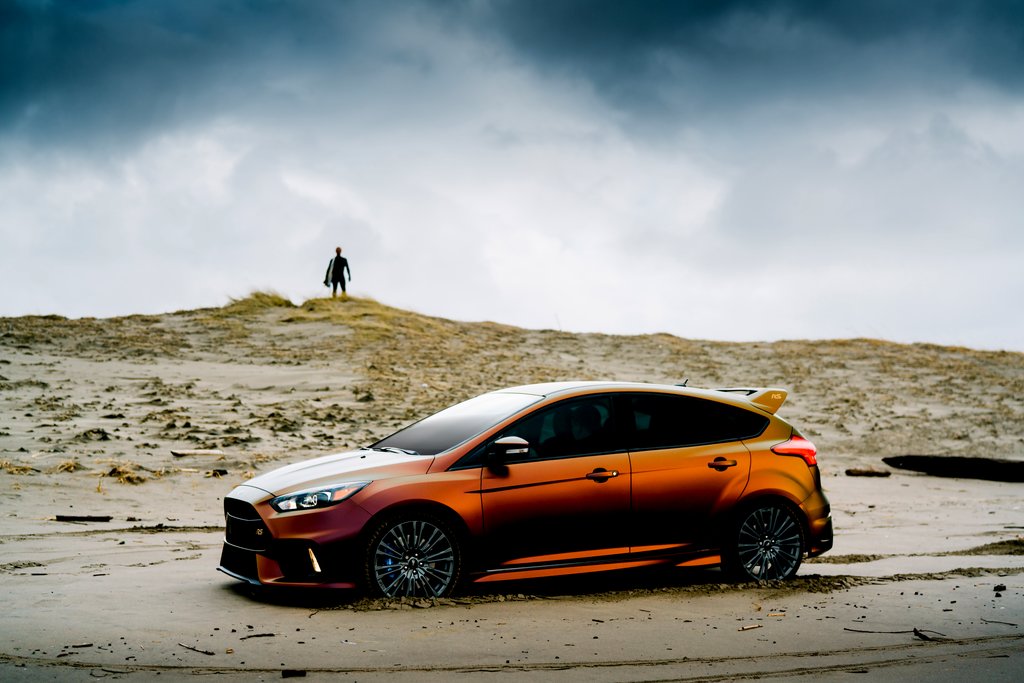 Auto mit Satin Flip Volcanic Flare Wrap gewickelt