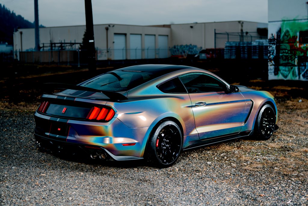 Car Wrapped mit Gloss Flip Psychedelic Wrap