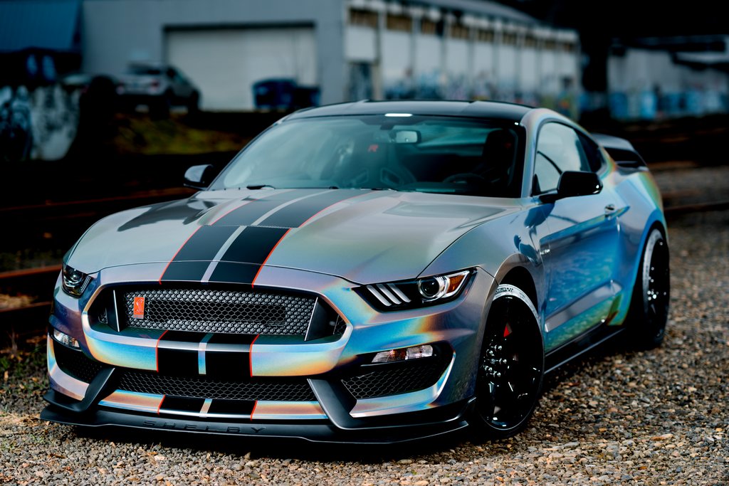 Car Wrapped mit Gloss Flip Psychedelic Wrap