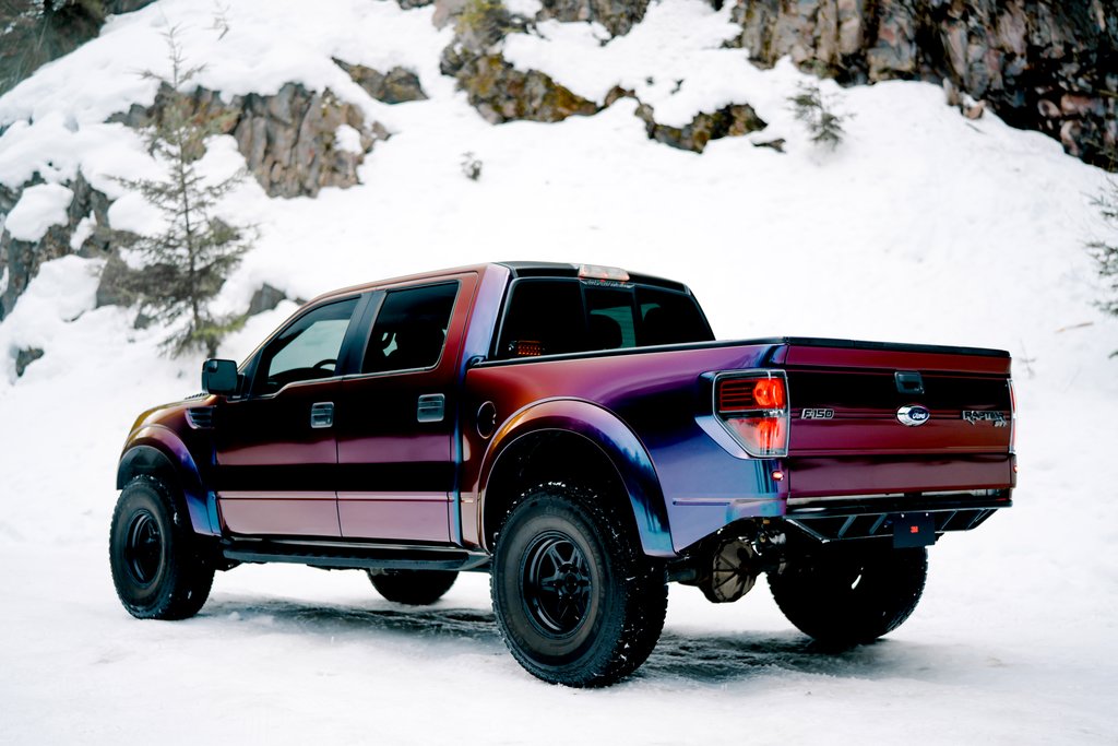 Auto eingewickelt mit Glanz Flip Deep Space