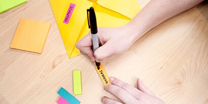 Markiere die Abschnitte deiner Z-Notes mit Post-it® Page Markern