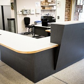 Leicht zu reinigende und zu desinfizierende Oberflächen mit 3M DI-NOC Designfolien