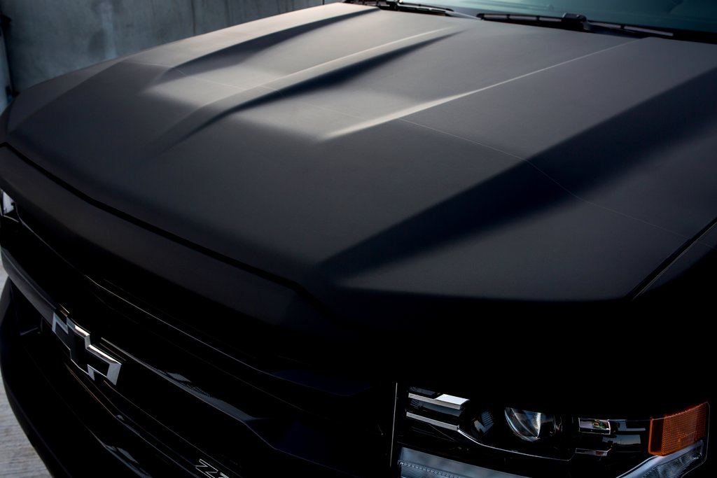 Car Wrapped mit Dead Matte Black Wrap