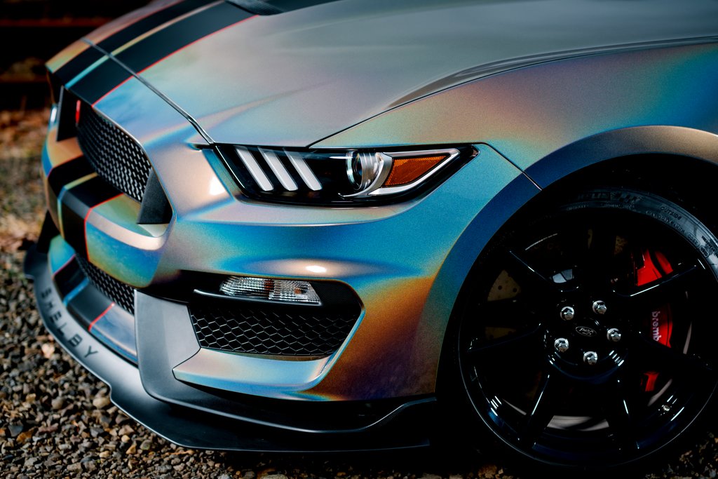 Car Wrapped mit Gloss Flip Psychedelic Wrap
