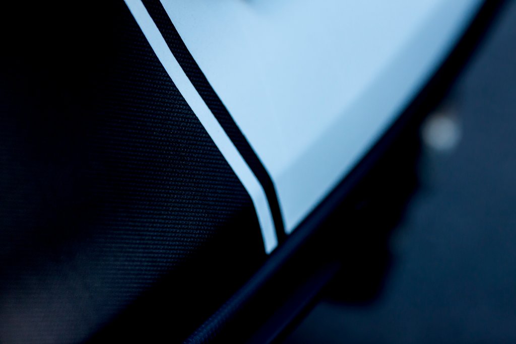 Auto eingewickelt mit Matrix Black Wrap